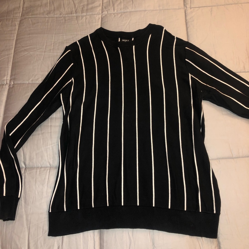 Forever 21 sweater in the size large